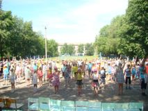 Веселая зарядка в лагере "Ритм"